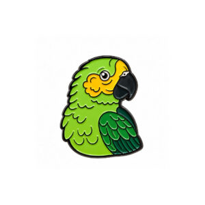 Loro orejiamarillo del Quindío, en un pin metálico